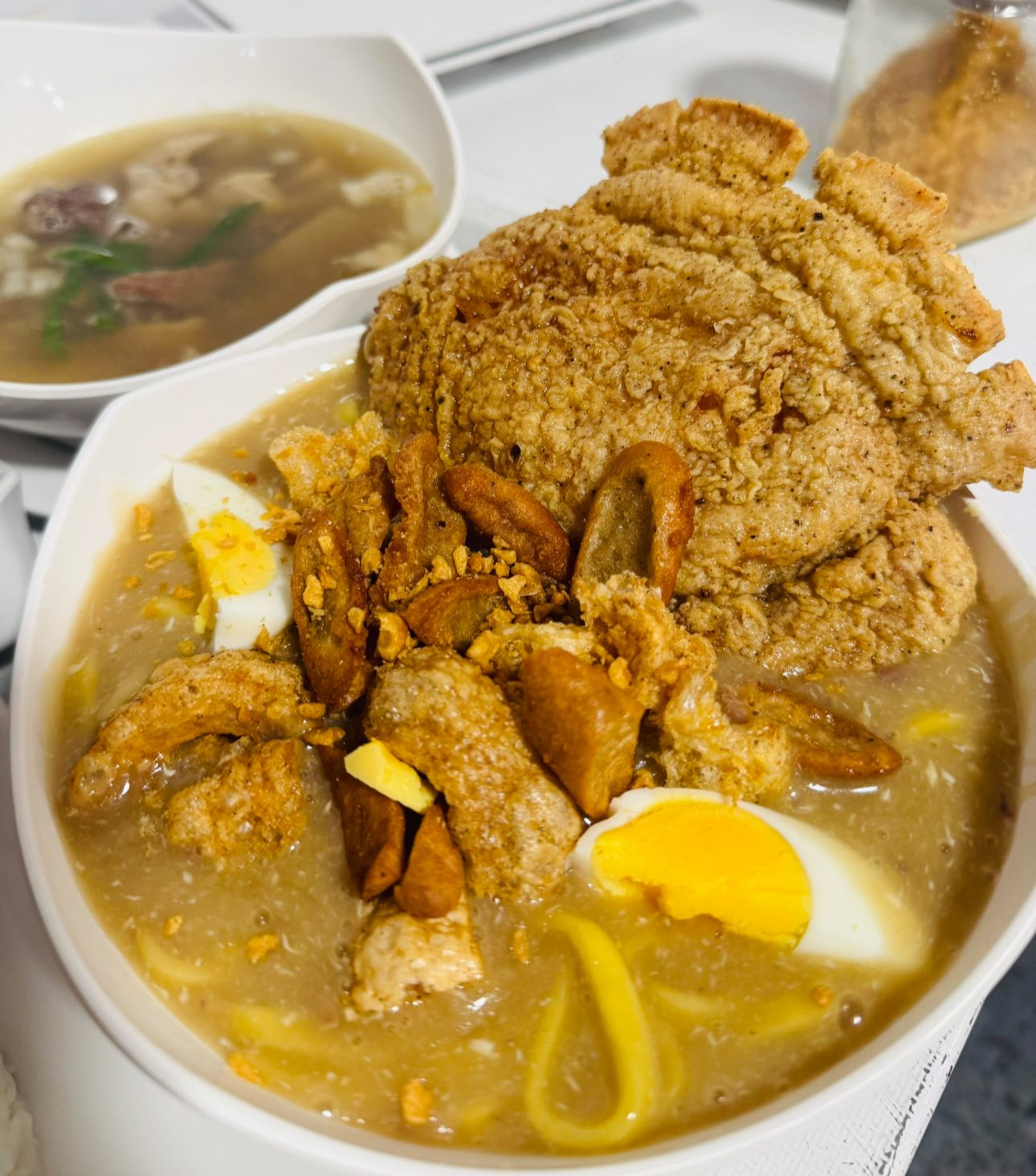 Bente Sais Lomi House kitchen preparation and cooking process